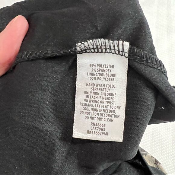 Abound Black Dainty White Floral Ruched Front Skirt - Picture 4 of 6